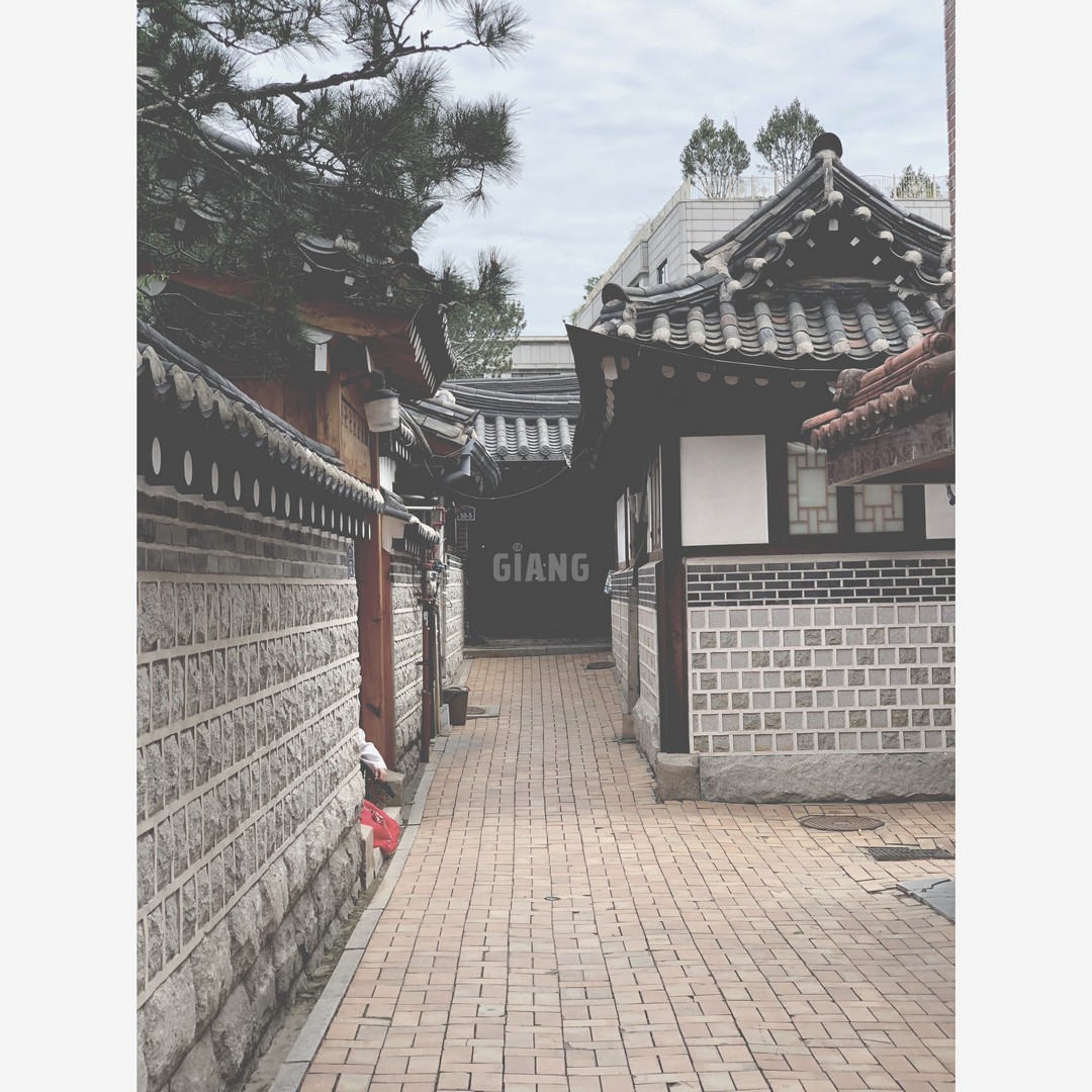 Một góc nhỏ gần làng cổ Bukchon Hanok