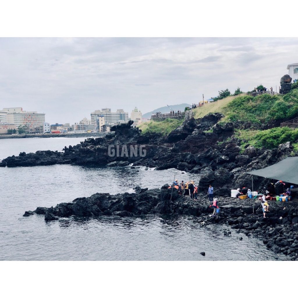 Mỏm đá đầu rồng YongDuam Rock